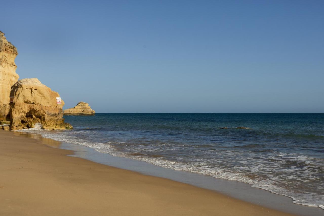 Apartment In Praia Da Rocha With A-C, Terrace In Portimão Exteriör bild